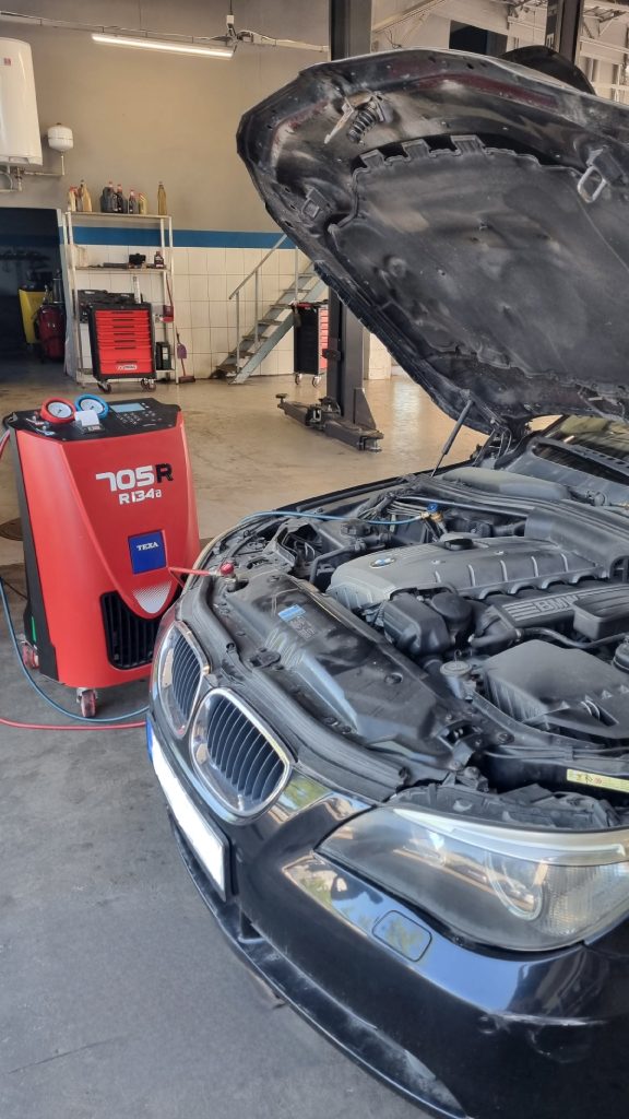 Пълнене с фреон за климатик на BMW